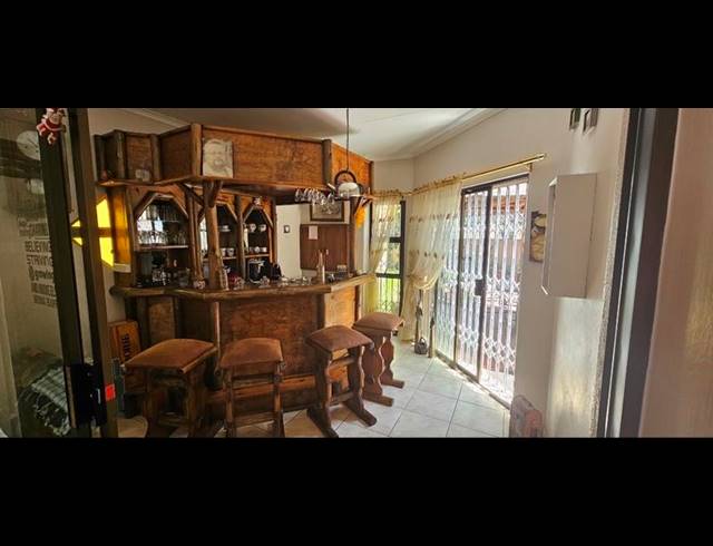 3 BEDROOM TOWNHOUSE FOR SALE IN THREE RIVERS